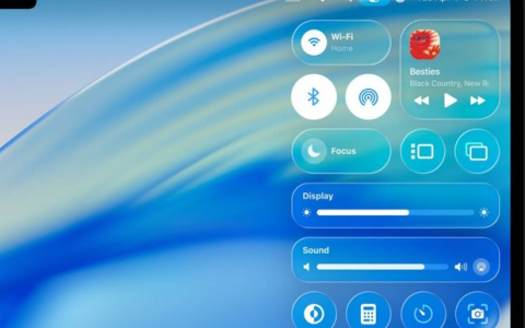 📱 iOS 26 测评：Liquid Glass+Apple Intelligence+家庭安全，真刷新了 iPhone 的边界？